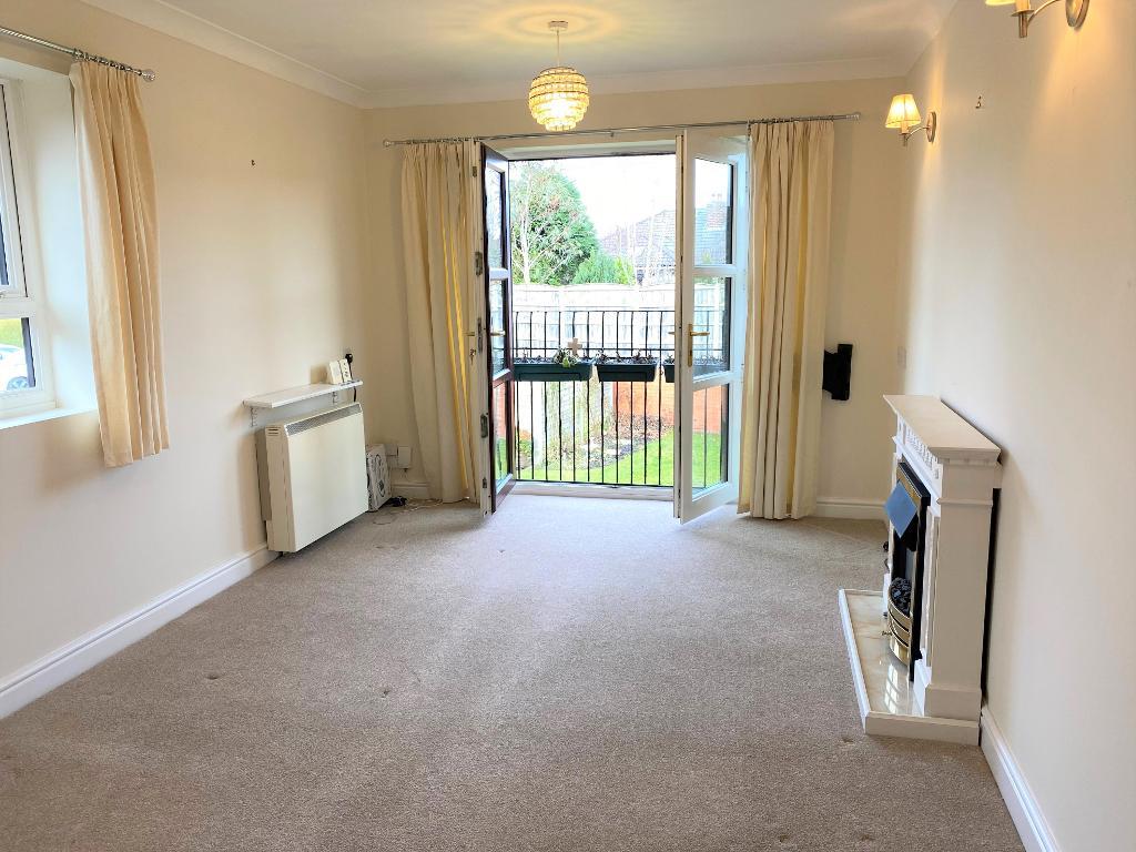 2 Bedroom Flat for Sale in Timperley, WA15 7PG