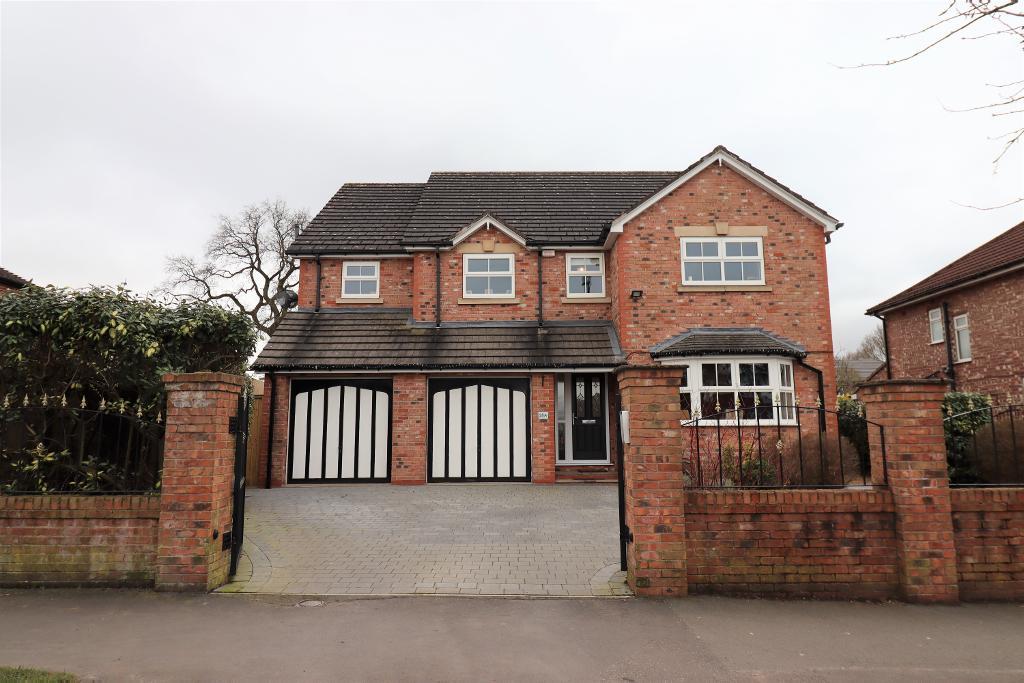 4 Bed Detached Property for Sale in Altrincham, WA15 7PS