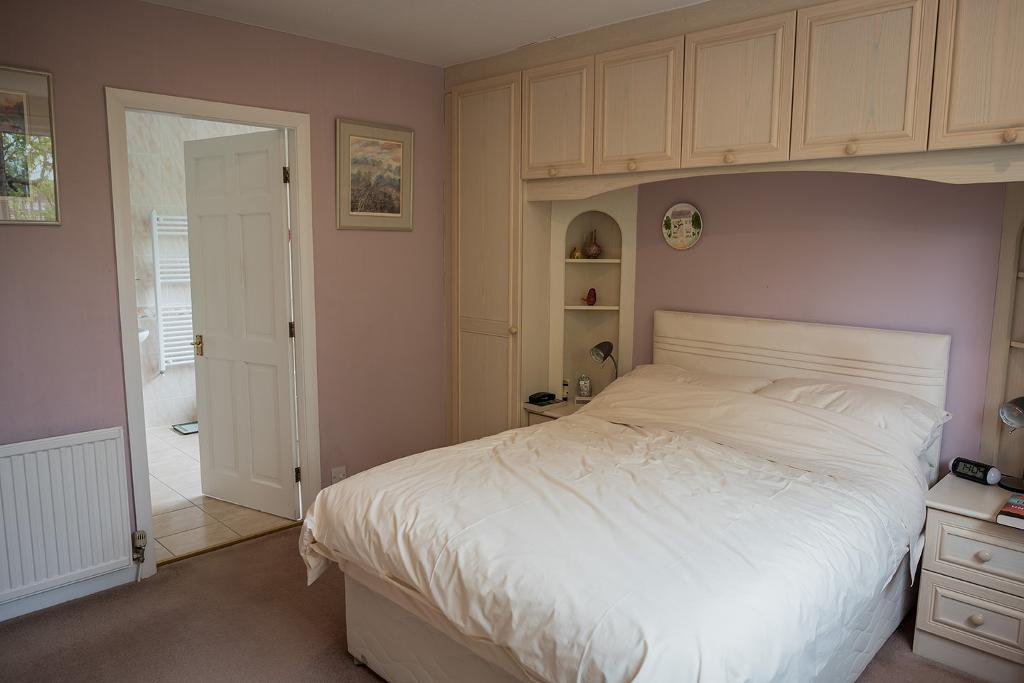 5 Bedroom Detached for Sale in Hale, WA14 2UJ
