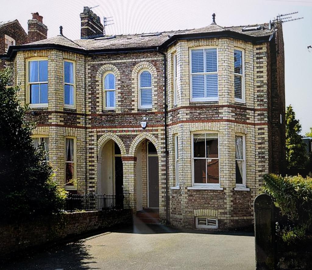 Albert Road, Hale, WA15 9AH