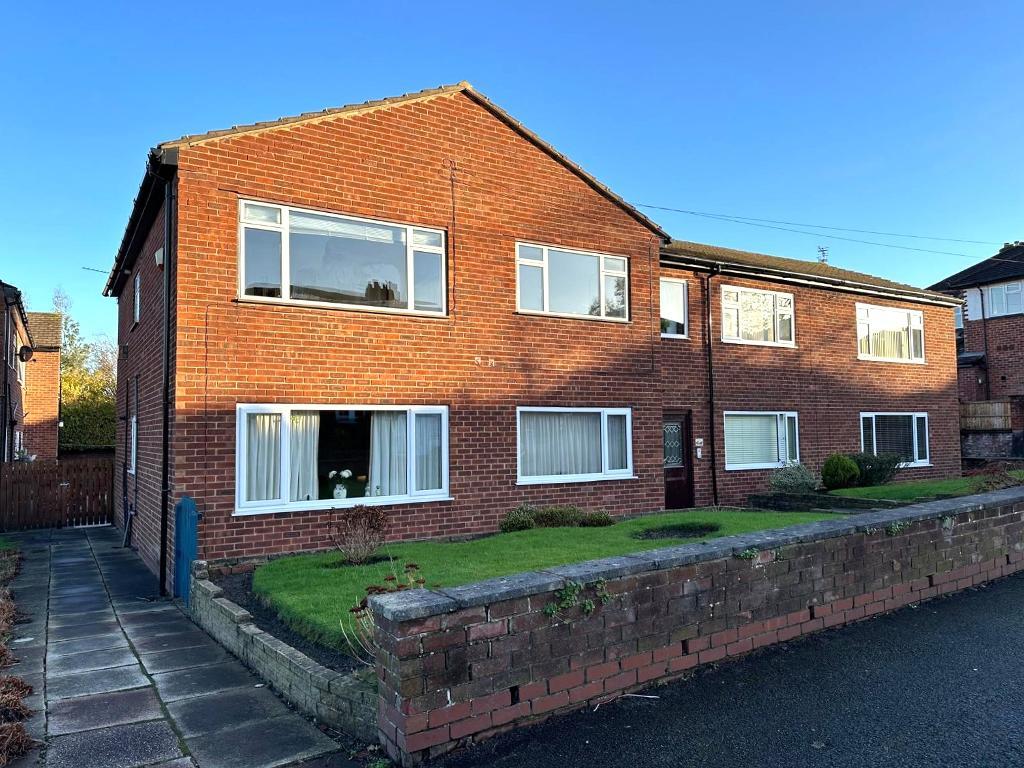 Hale green Court, Hillside Road, Hale, WA15 8BU