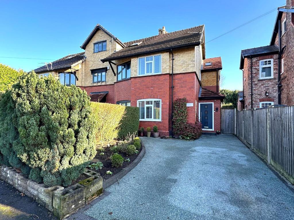 Nursery Ave, Hale, WA15 0JP